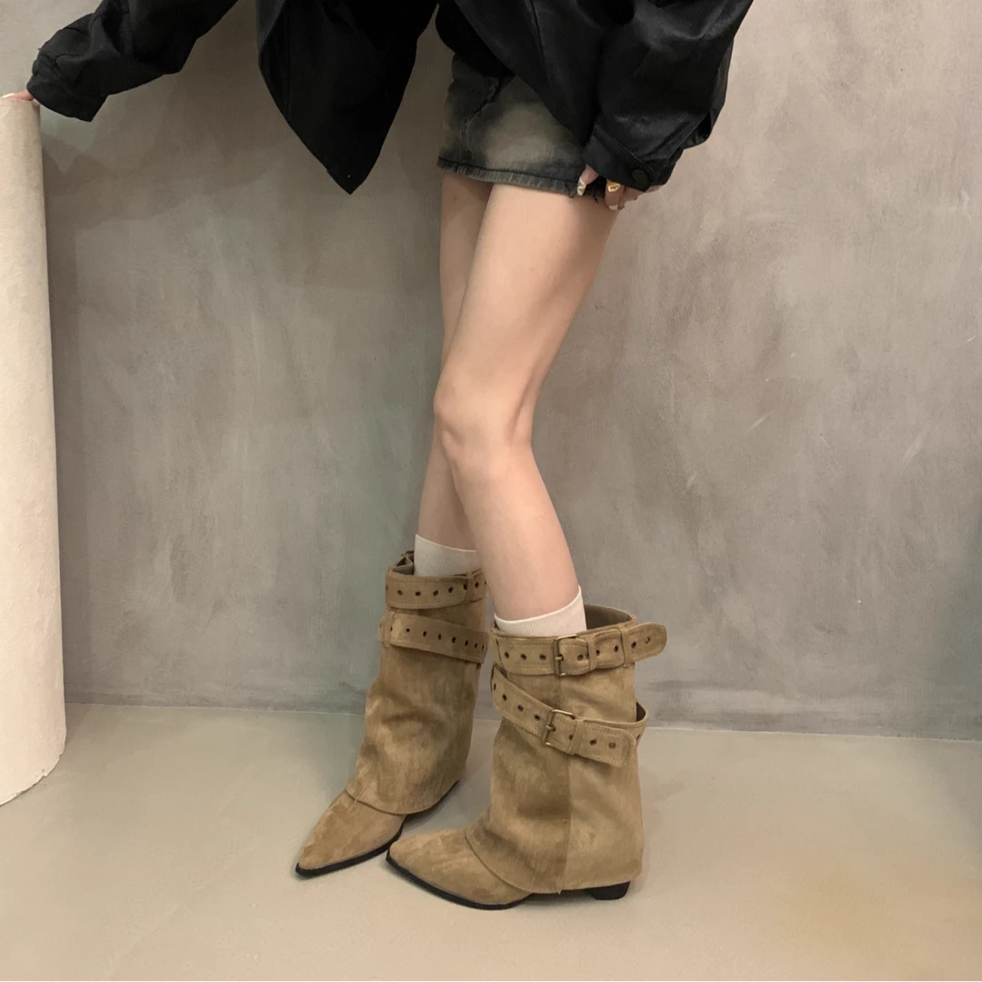 法式尖头西部牛仔靴2025新款时髦宽筒显瘦皮带扣中筒靴气质时尚