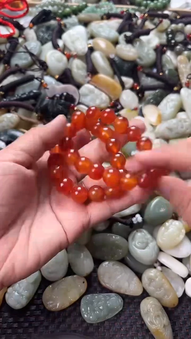 玛瑙/玉髓1111未镶嵌（多样性发一件）没有证书有瑕