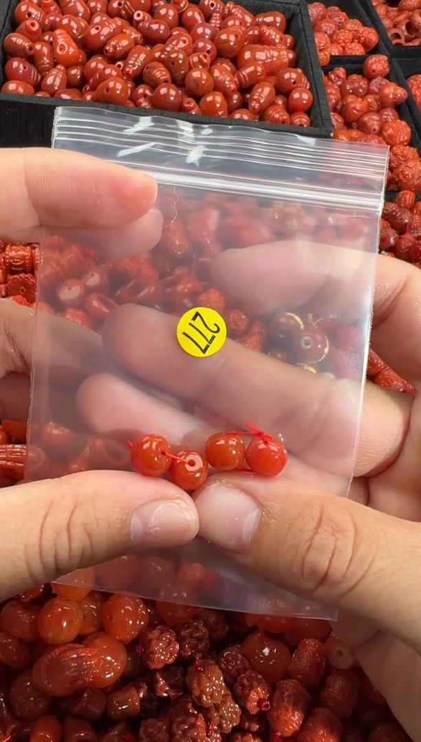 南红玛瑙未镶嵌颈饰1