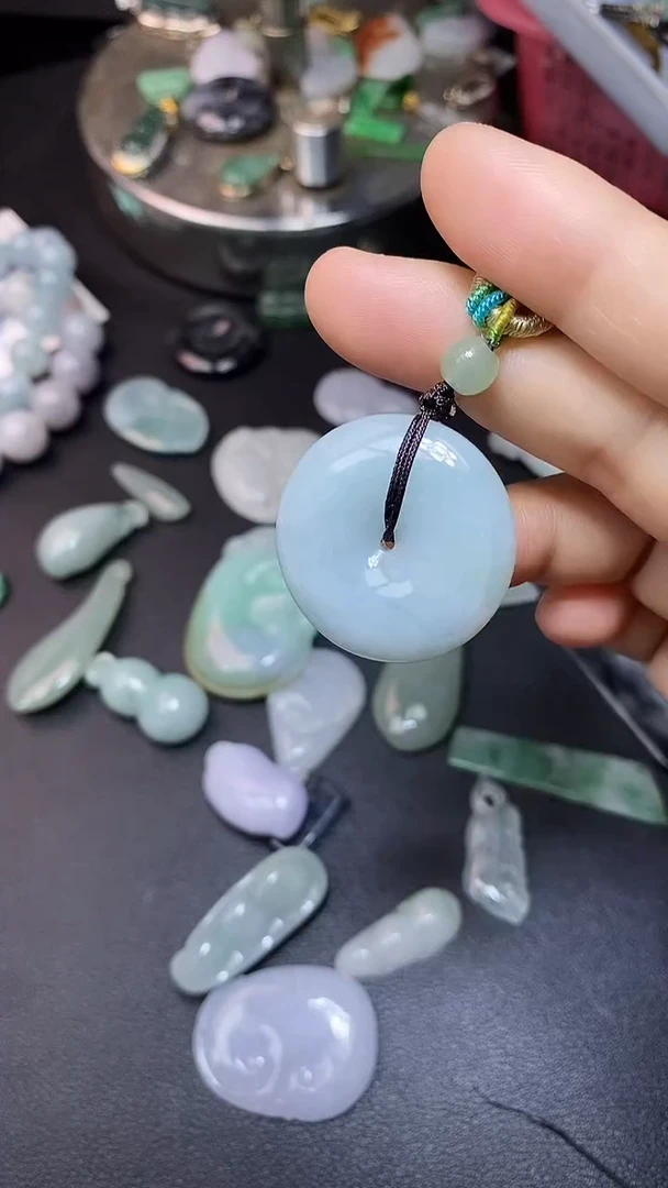 颈饰未镶嵌翡翠吊坠