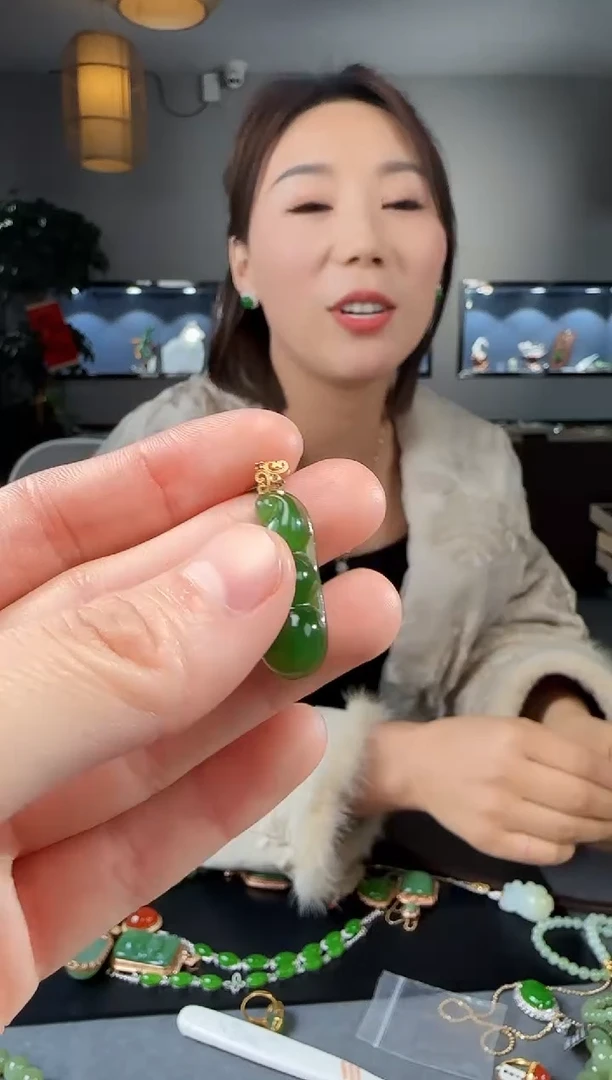 【闪购商品】和田玉吊坠(不含链)18K金镶嵌1