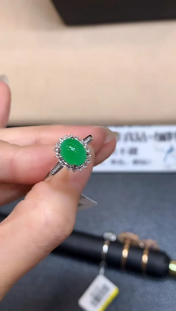 18K金镶嵌戒指翡翠11【无服务费