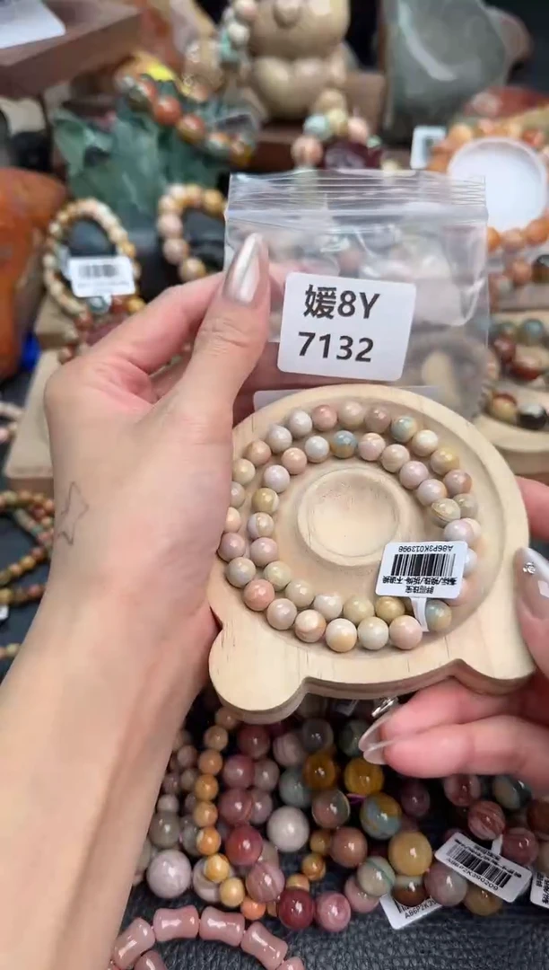 【闪购商品】石英质玉手链未镶嵌8Y7132