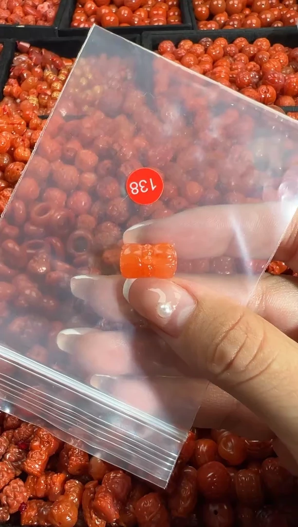 颈饰未镶嵌南红玛瑙1