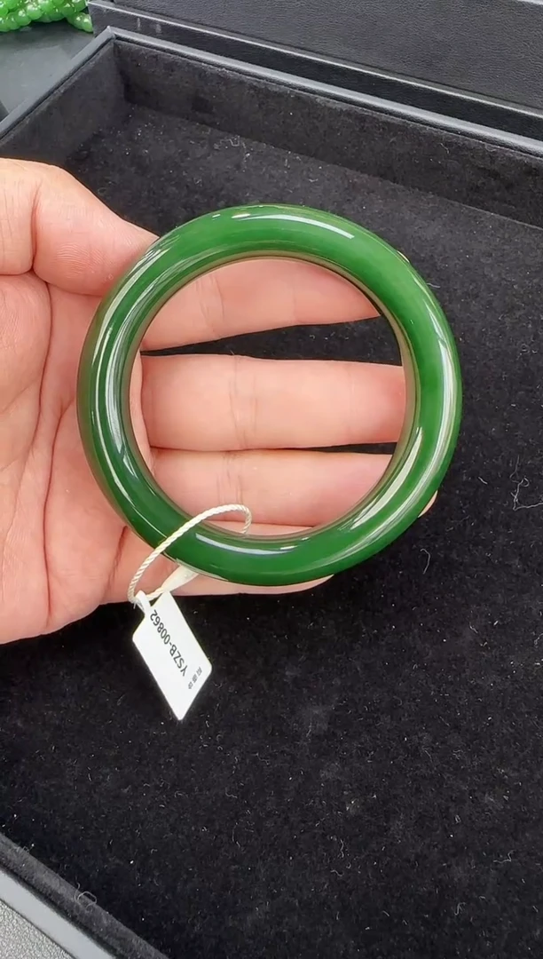 未镶嵌手镯和田玉自***提56圈口