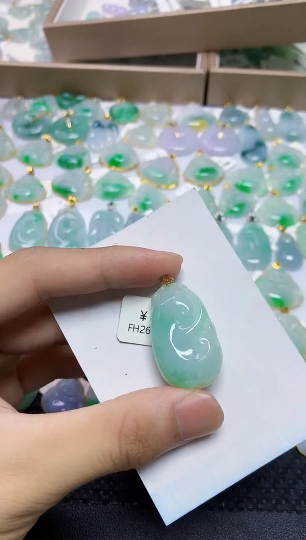 翡翠18K金镶嵌颈饰123123123131