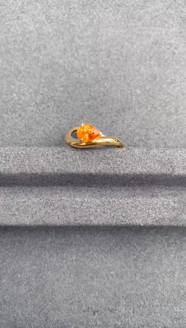 18K金镶嵌戒指石榴石（芬达石）还****?1.1ct芬达  FB