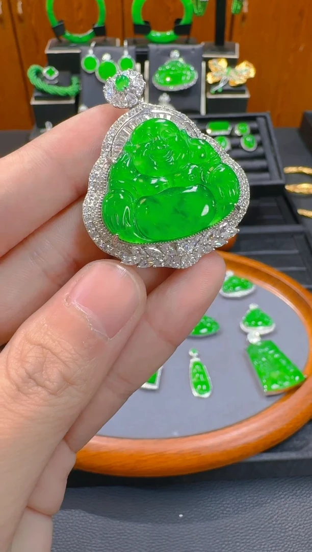 【闪购商品】翡翠吊坠(赠链)银S925镶嵌天然A货翡翠