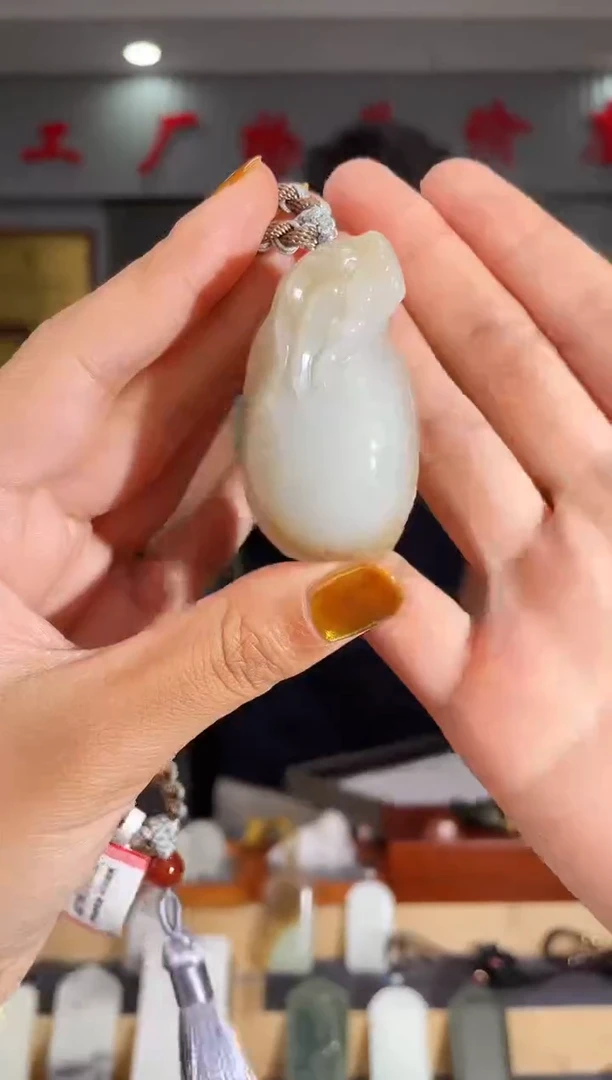 和田玉未镶嵌颈饰1