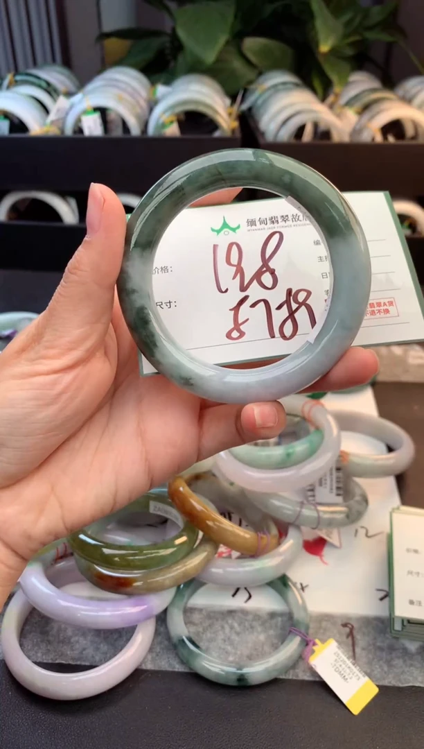 未镶嵌定制翡翠重****）毛货需精细抛光+多人
