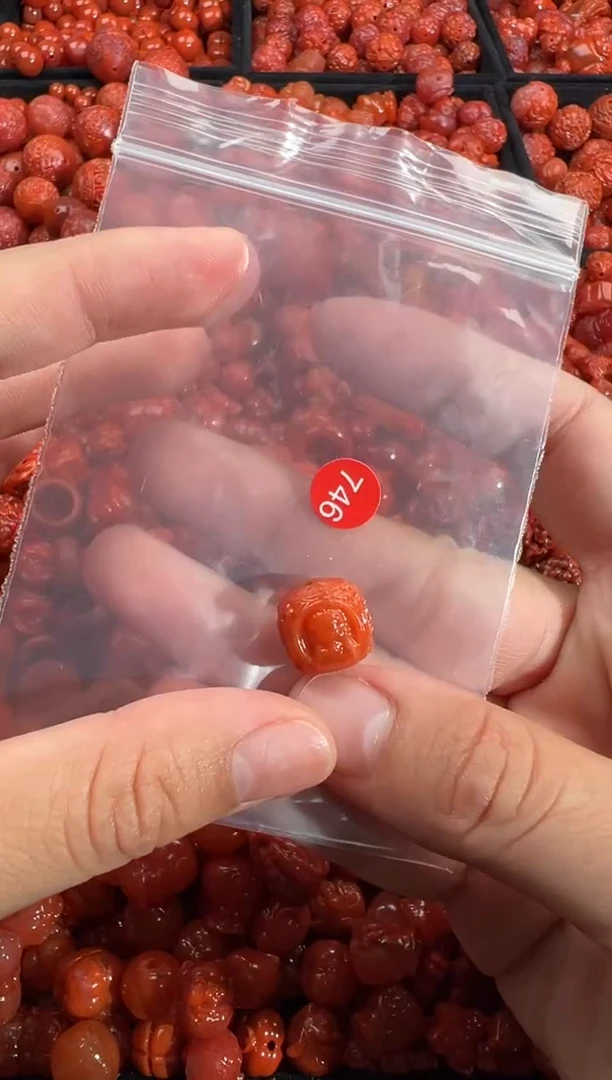 南红玛瑙未镶嵌颈饰1