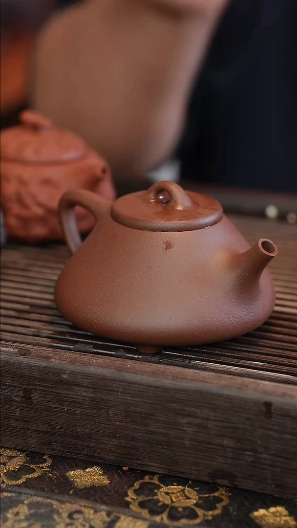 茶壶紫砂子冶石瓢 变色龙 半手工 300cc