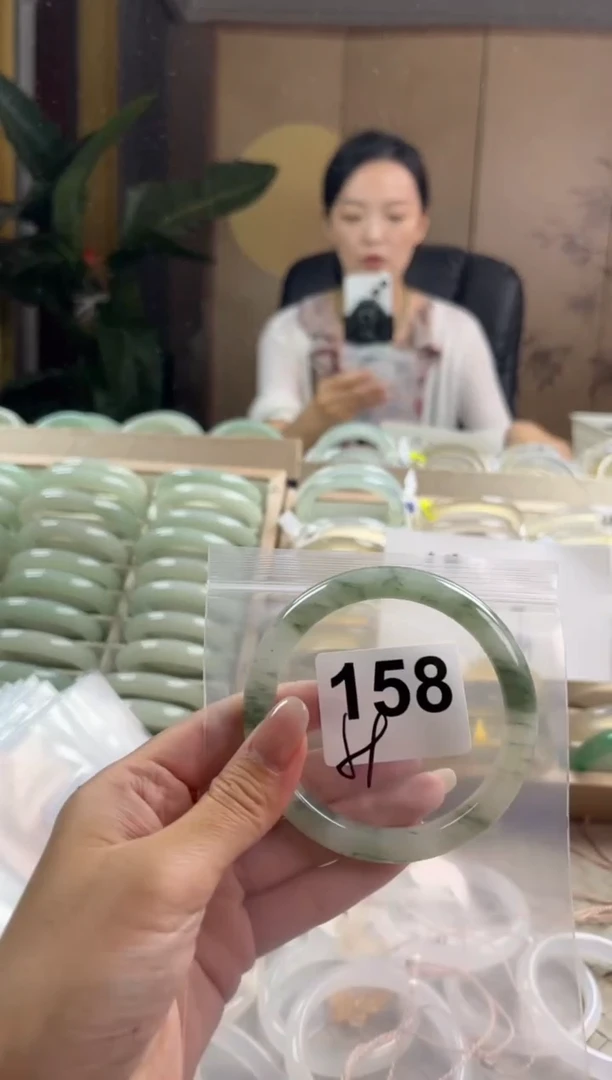 手镯玛瑙/玉髓未镶嵌天山翠默认微抠158