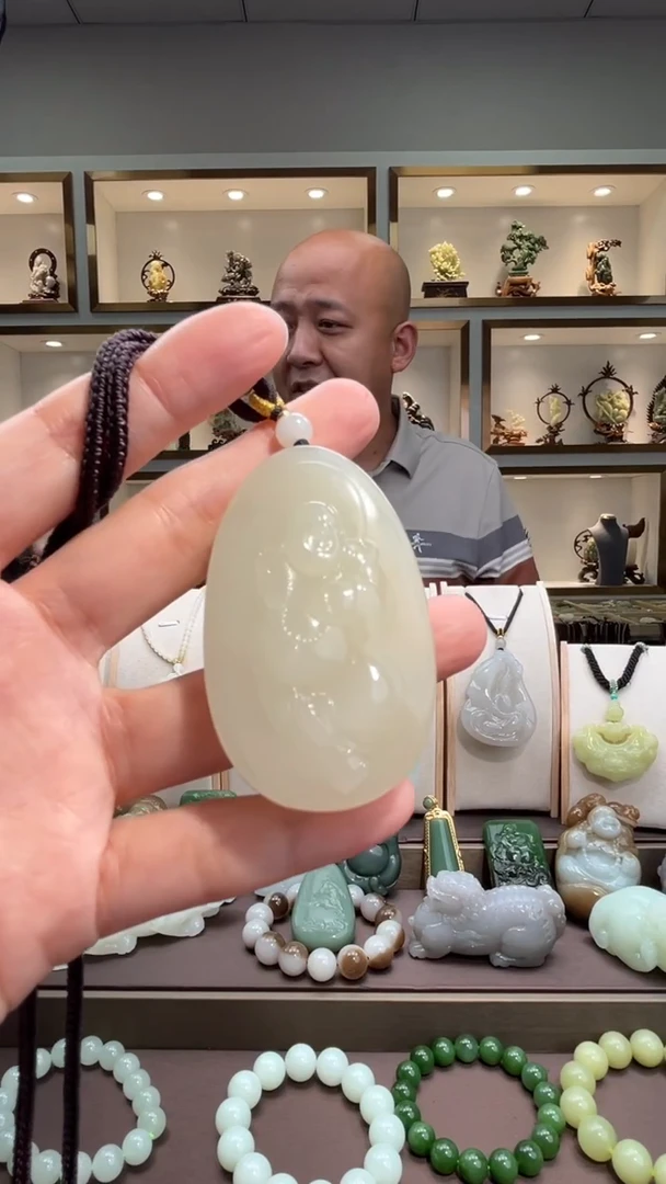 颈饰未镶嵌和田玉苏