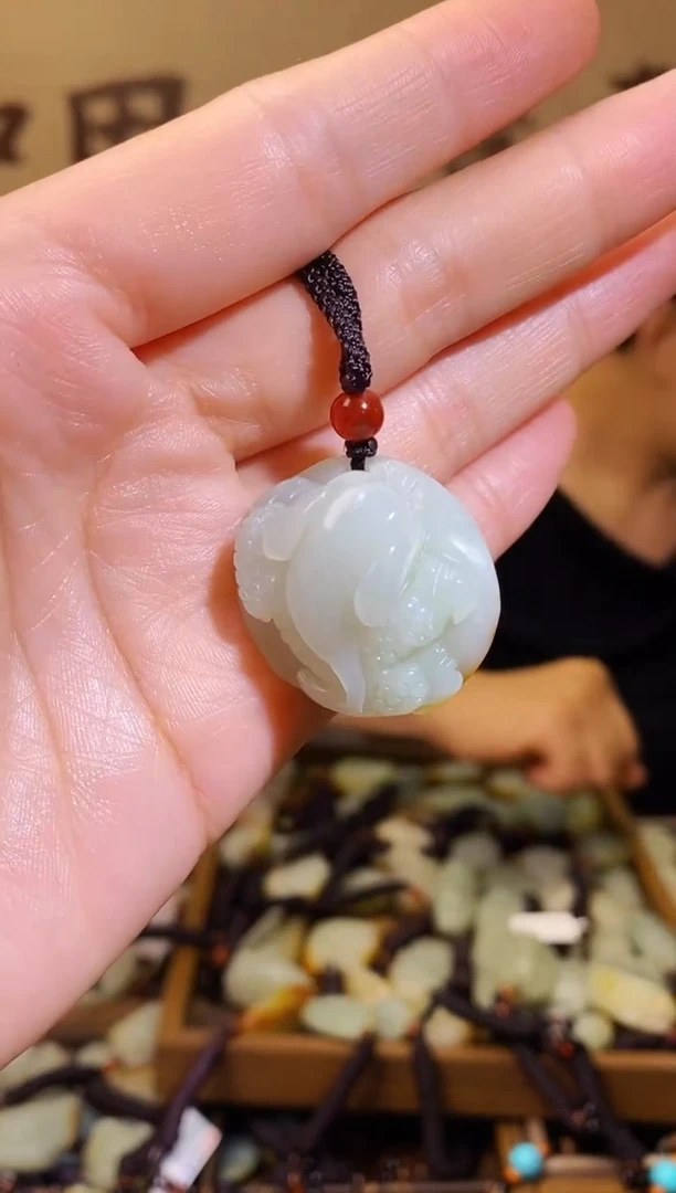 和田玉未镶嵌颈饰1