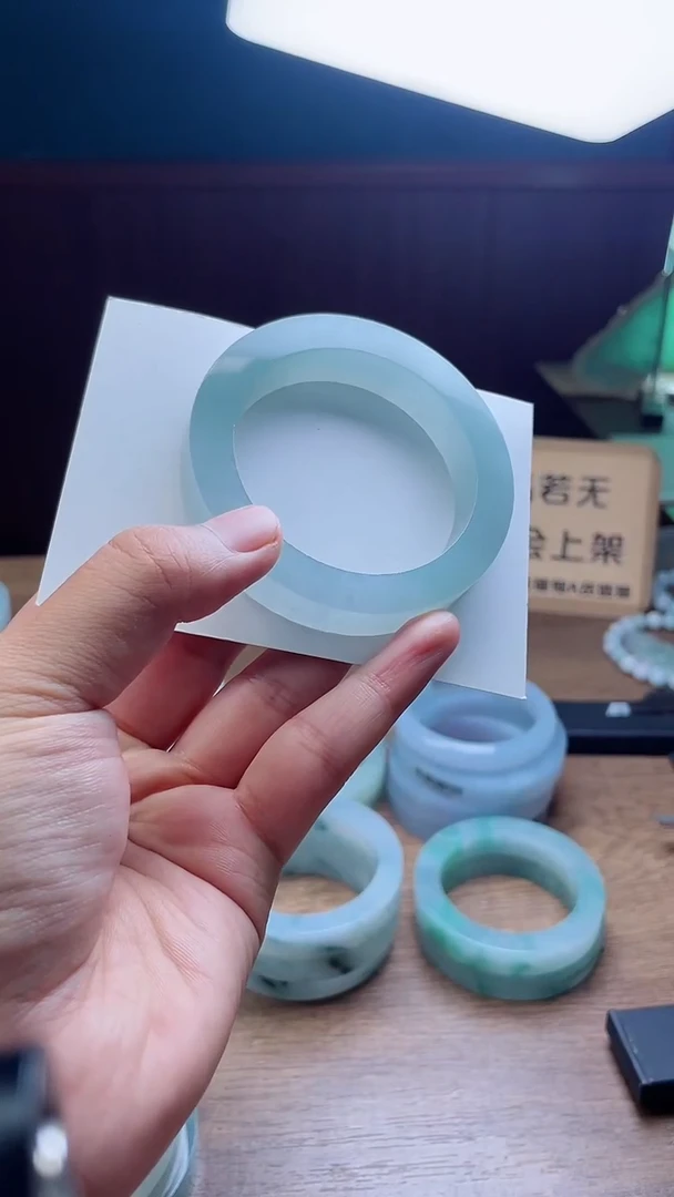 定制翡翠手镯未镶嵌菲?定制