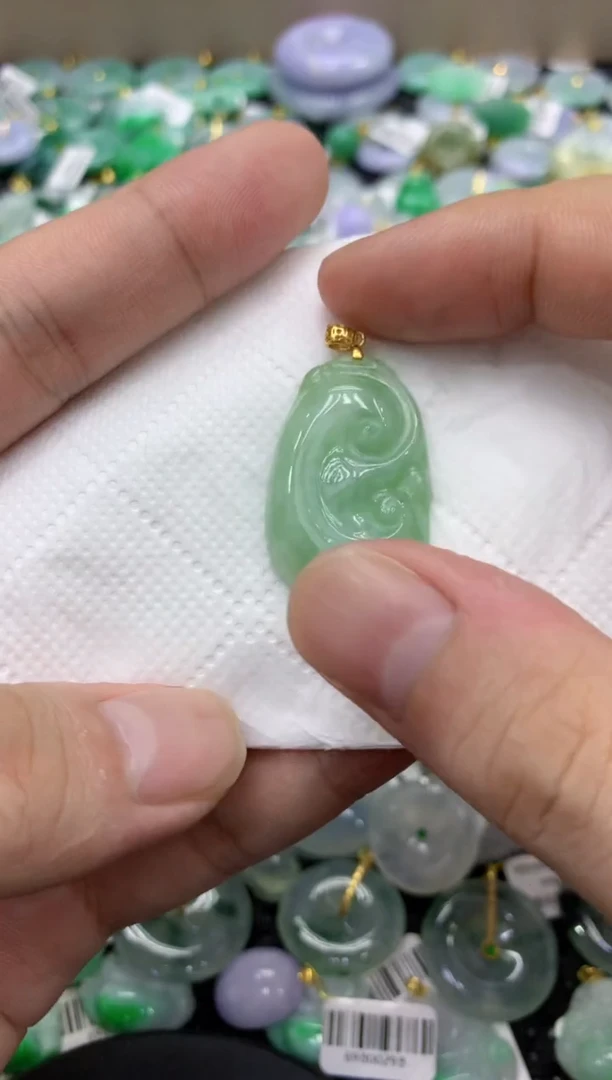 颈饰未镶嵌翡翠天然缅甸翡翠A货