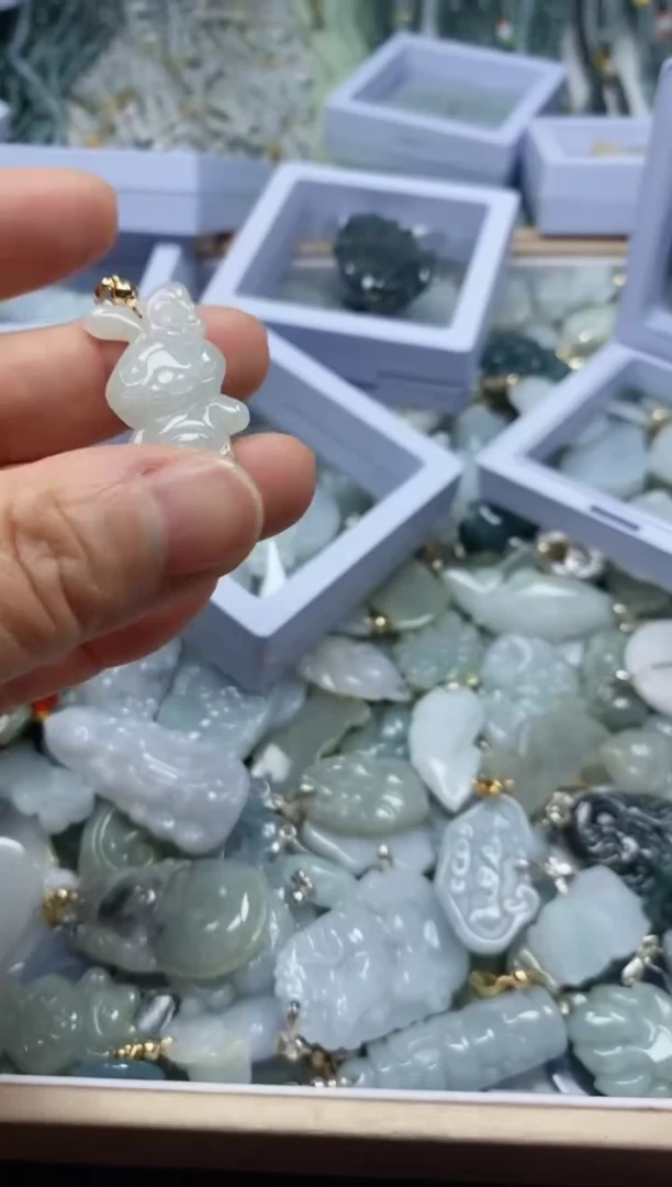 【闪购商品】翡翠吊坠(不含链)未镶嵌39932