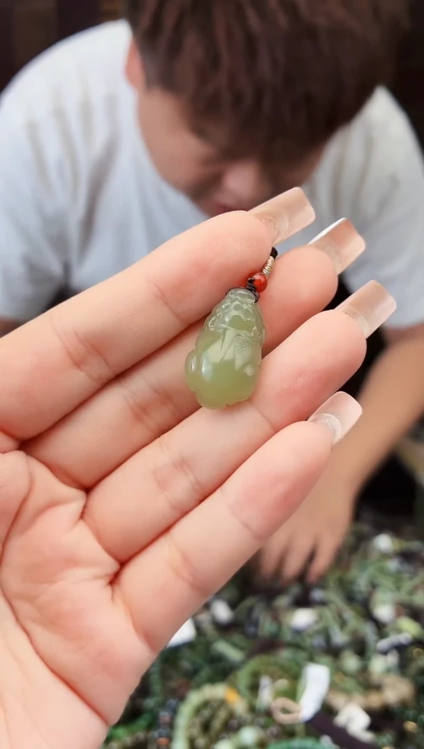 和田玉未镶嵌颈饰拍一发一