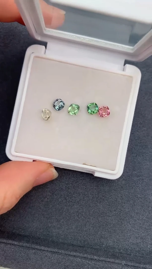 【闪购商品】碧玺裸石未镶嵌3ct碧玺套盒