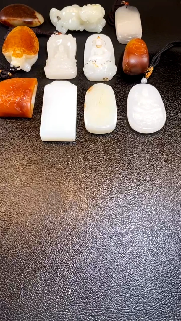 和田玉（糖玉）未镶嵌吊坠(不含链)L****01456