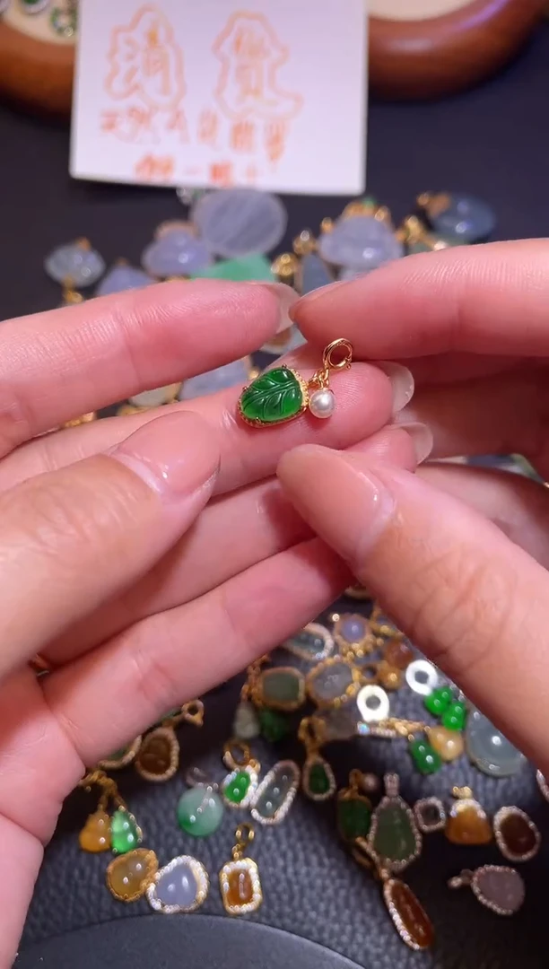 颈饰银S925镶嵌翡翠a货翡翠