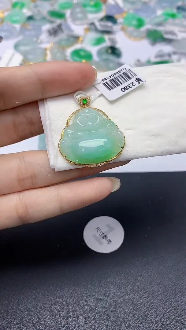 翡翠18K金镶嵌颈饰天然缅甸a货翡翠
