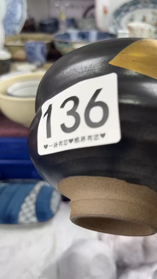 ?**儿136............