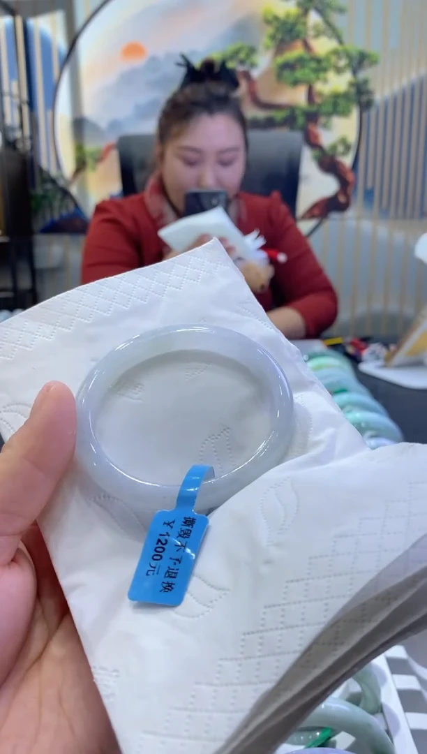 【闪购商品】翡翠手镯未镶嵌多人06806