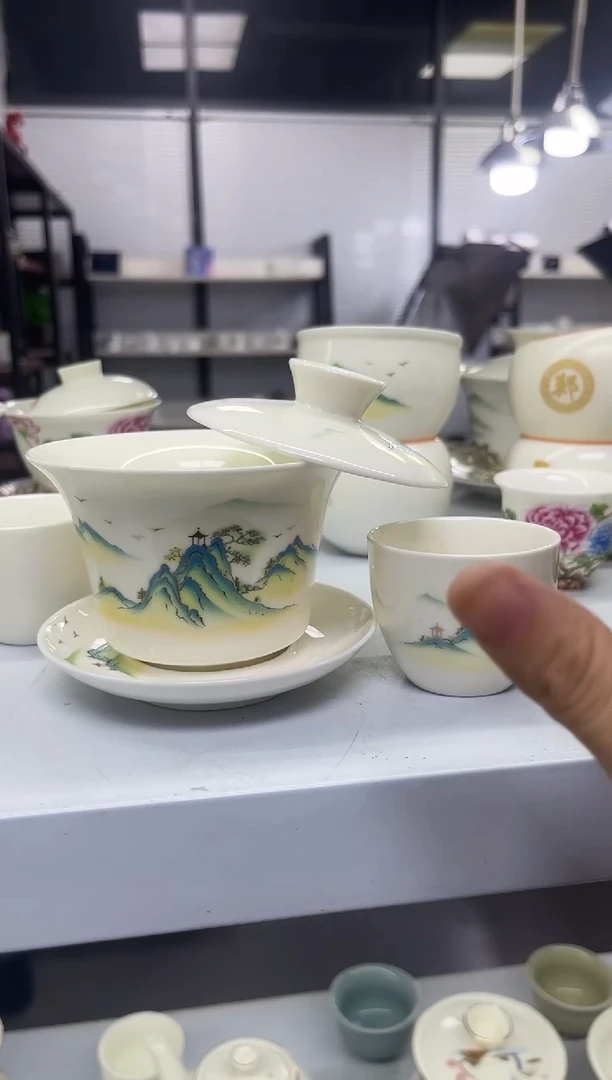 中号马蹄绿山水悬停盖碗+1杯