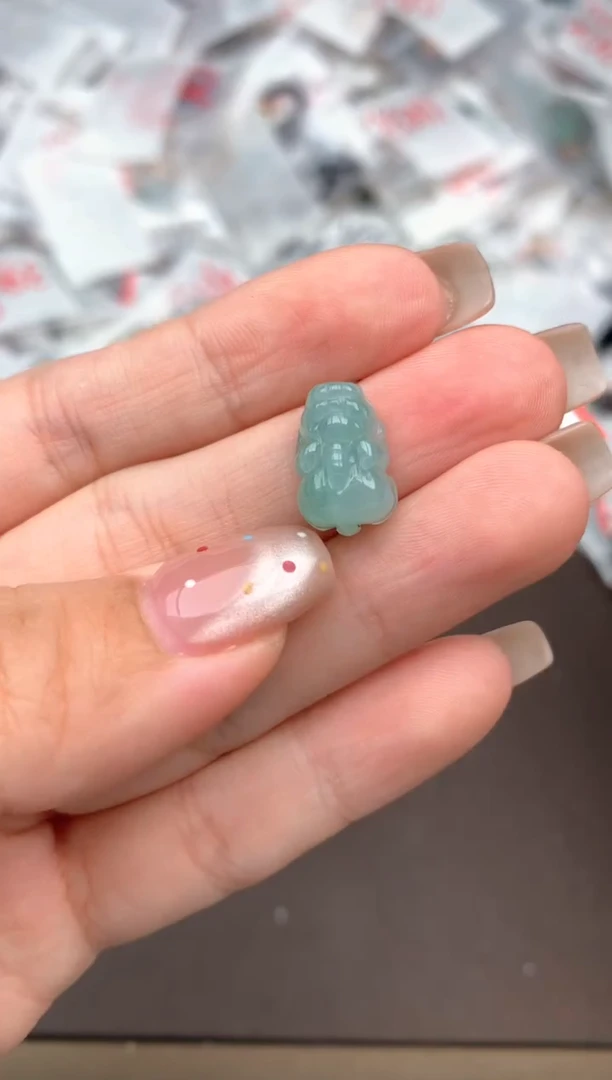 未镶嵌挂件翡翠一