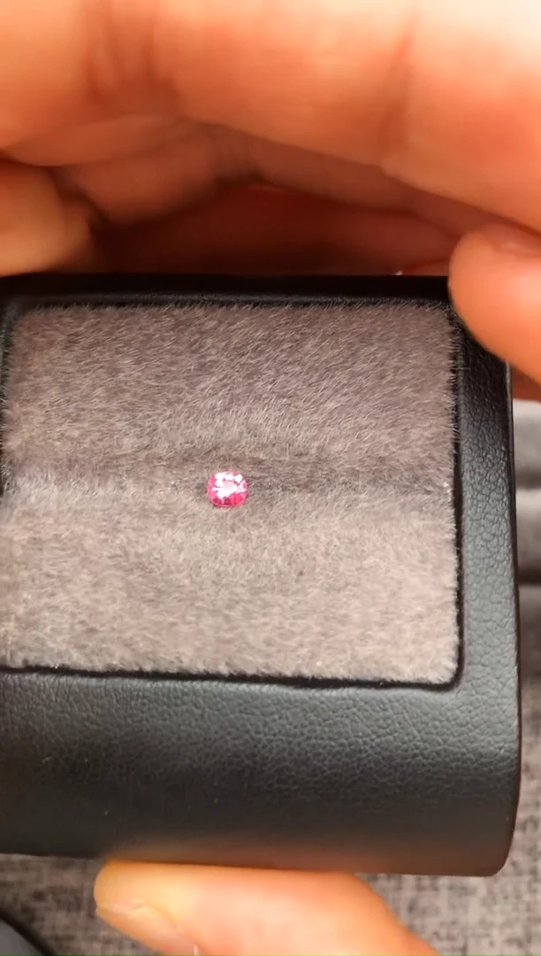 未镶嵌裸石定制尖晶石枕型 粉色调 0.21ct