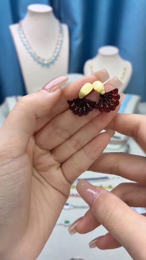 血珀银S925镶嵌耳饰434JH0101产品一个（多样性）