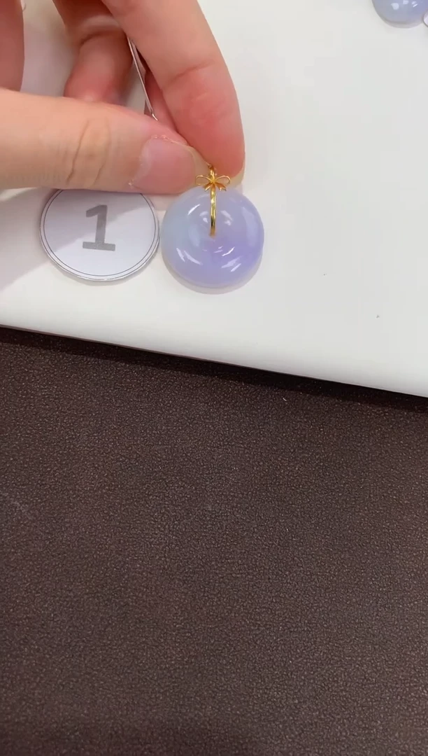 翡翠18K金镶嵌颈饰天然缅甸a货翡翠