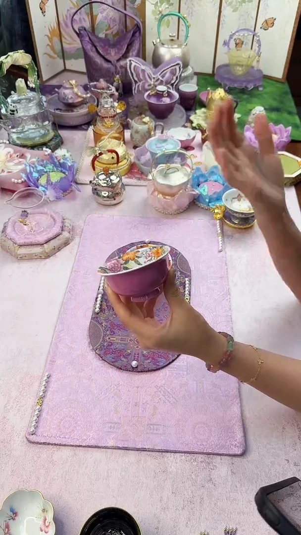 131灵玺贡坊 胭脂红压手杯