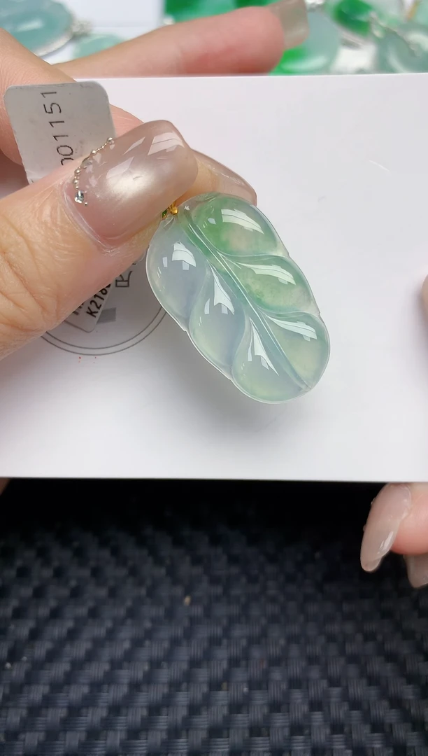 颈饰18K金镶嵌翡翠天然缅甸A货翡翠百元以上9元证书费自理