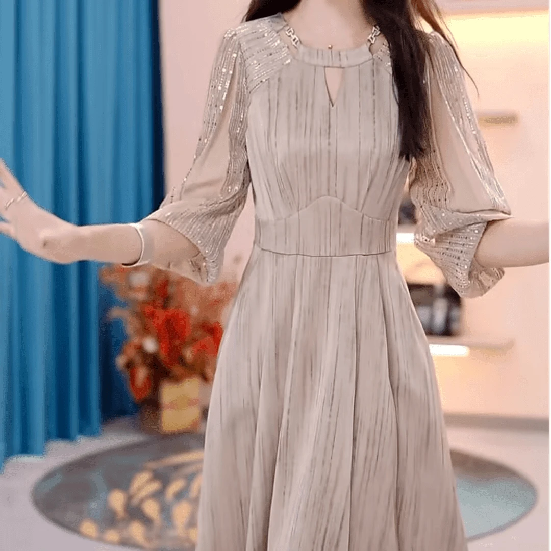 时尚洋气连衣裙女2024秋季修身显瘦遮肚中长款拼接a字裙子蕾丝女.