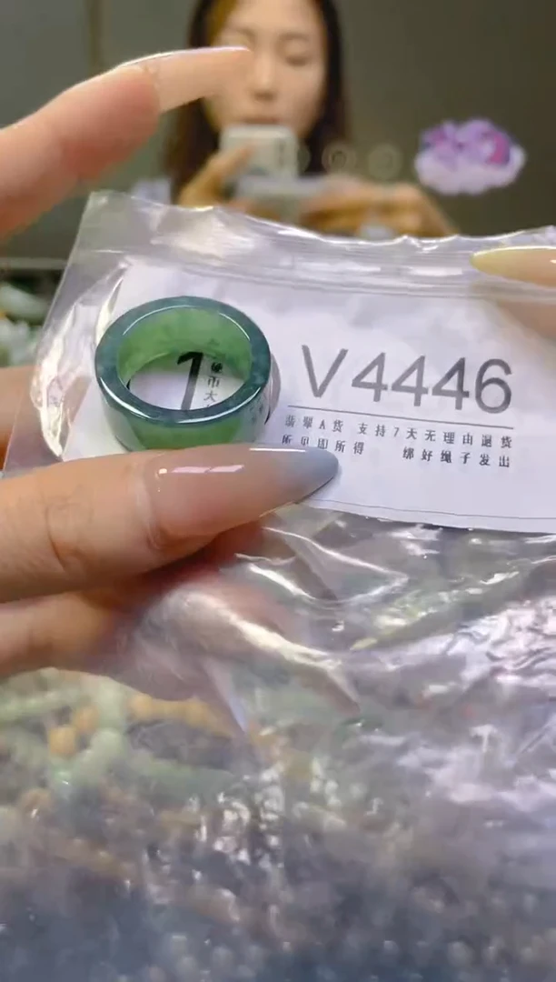 翡翠未镶嵌颈饰20.4MM/V/翡翠A货，一件也是批发价