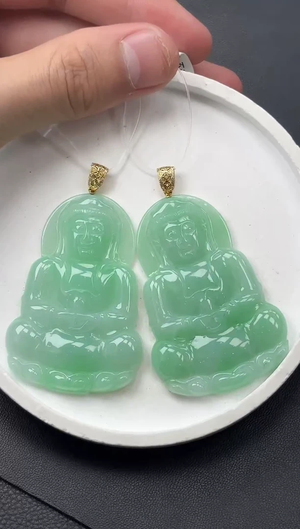 18K金镶嵌挂件翡翠观音/多样性发1件