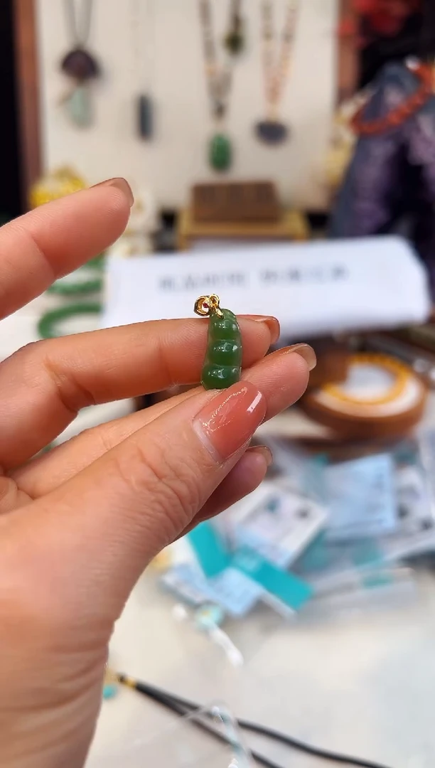 未镶嵌和田玉手饰@@I0114D017734