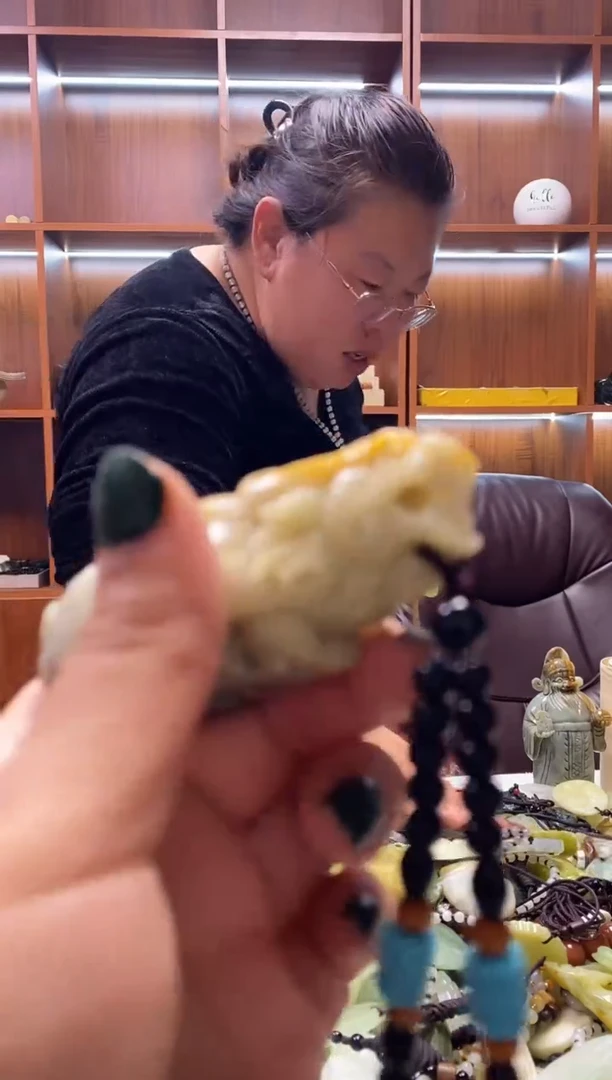未镶嵌岫玉挂件