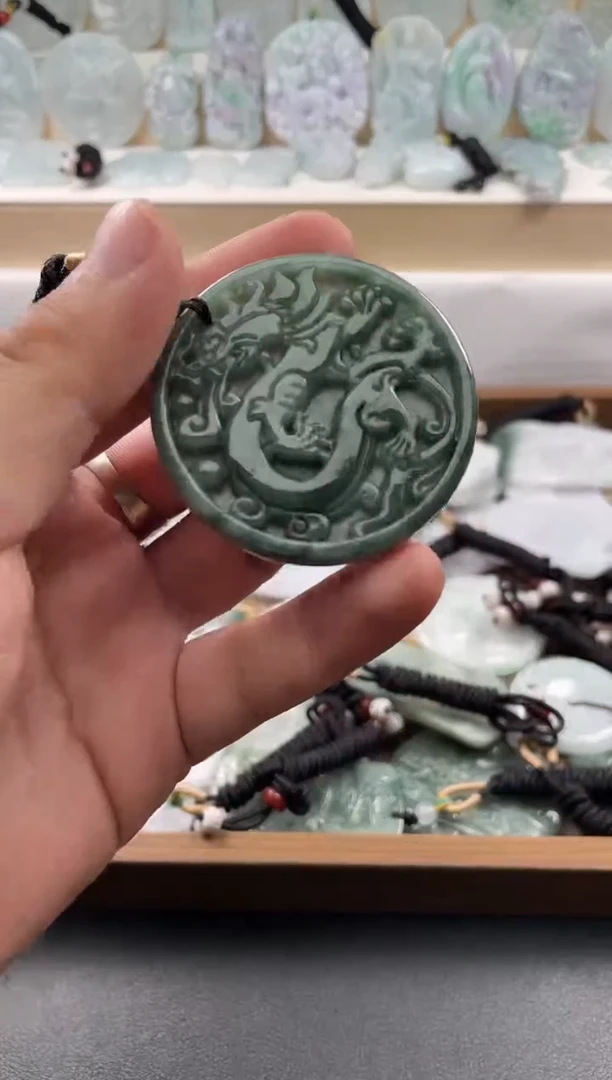 颈饰未镶嵌翡翠....10/12/.342