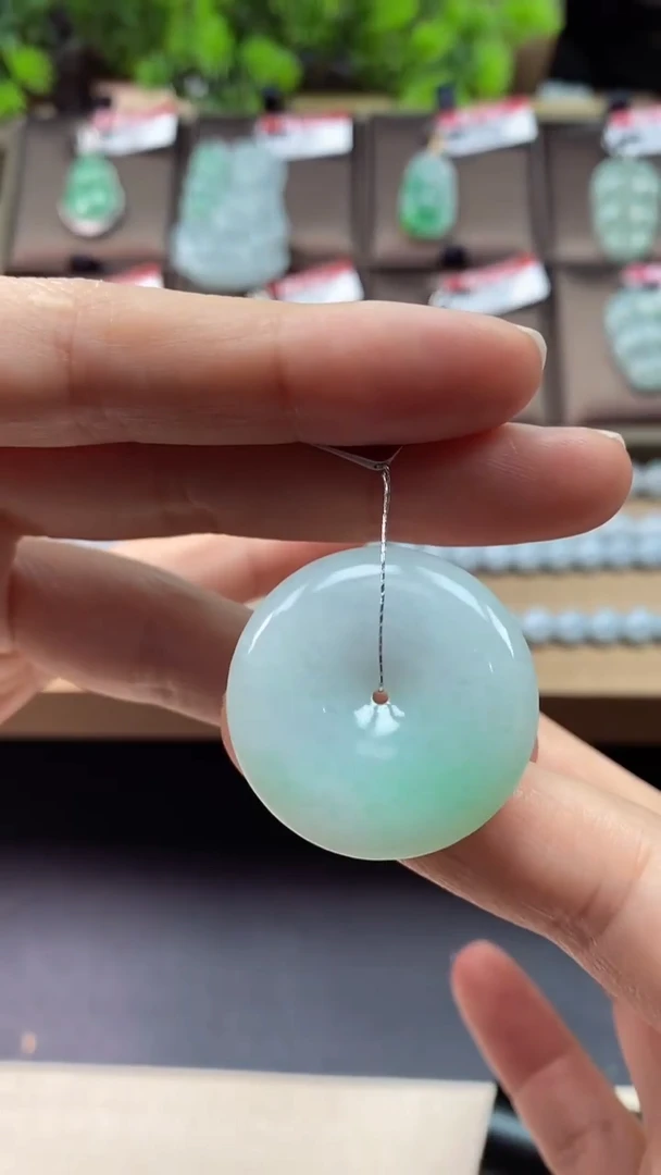 【闪购商品】翡翠颈饰未镶嵌平安扣