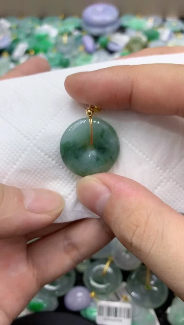 颈饰未镶嵌翡翠天然缅甸翡翠A货