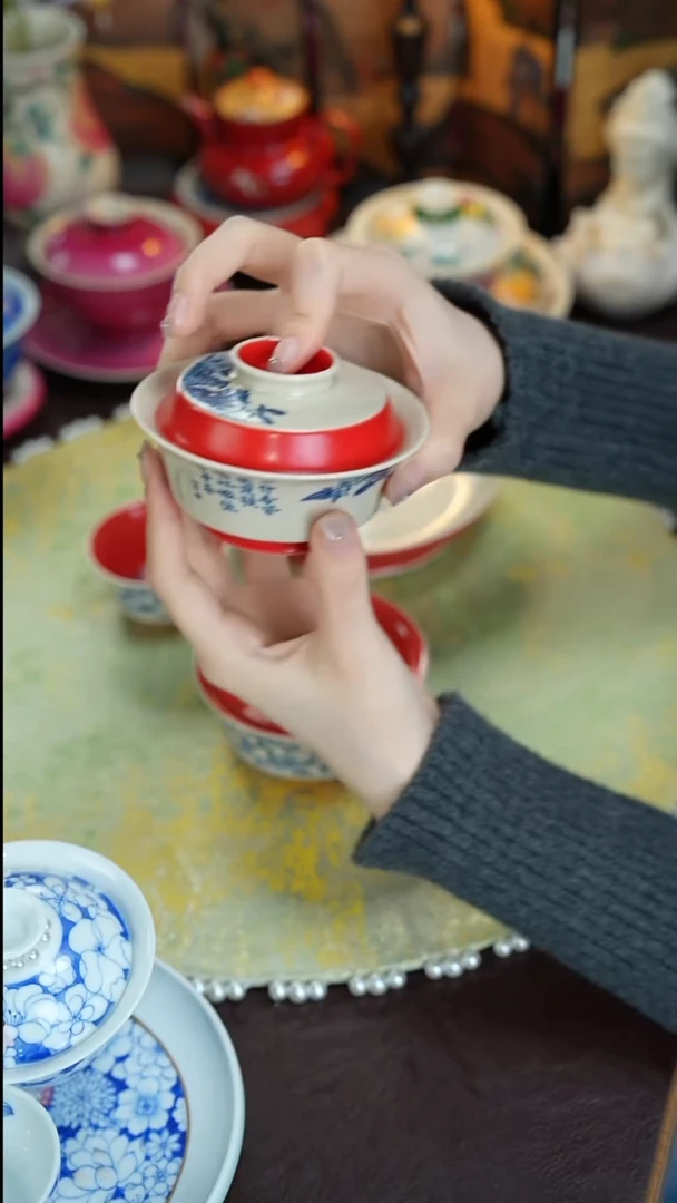 景德镇手工手绘釉下青花雨香斋宫墙红盖碗