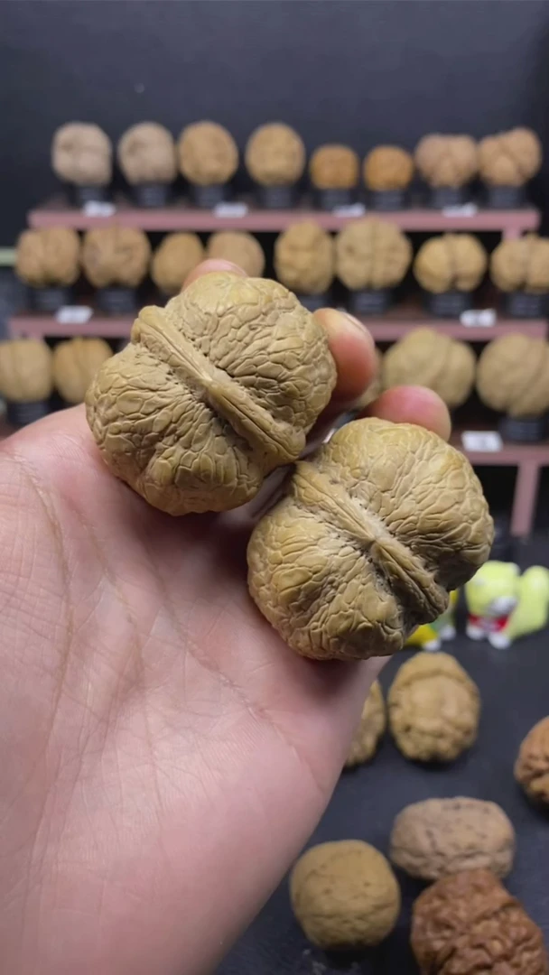吊坠文玩核桃萌萌包铁核桃