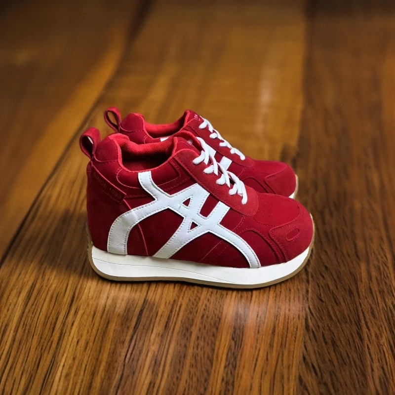 小个子隐形增高10公分2025秋季新款爆款软底鞋子女款爆款2025新款