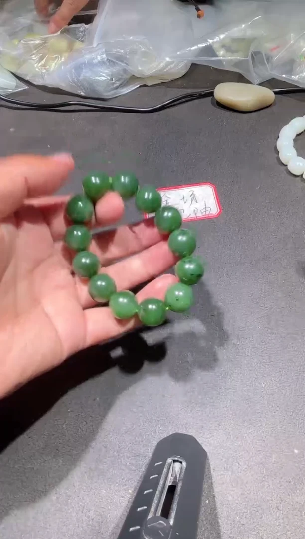 未镶嵌和田玉挂件和田玉