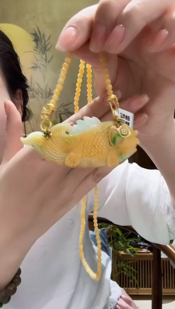 颈饰未镶嵌翡翠吊坠