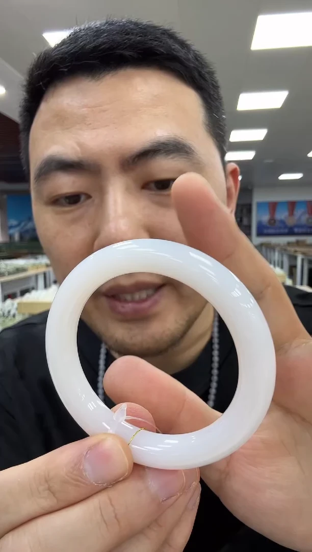 未镶嵌手镯和田玉53.5  750